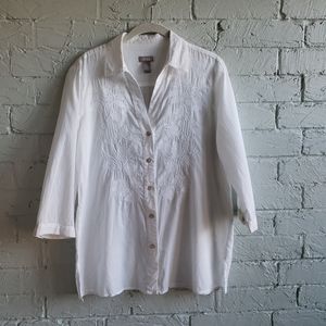 Chico's 3/4 sleeve white top w white embroidery 1